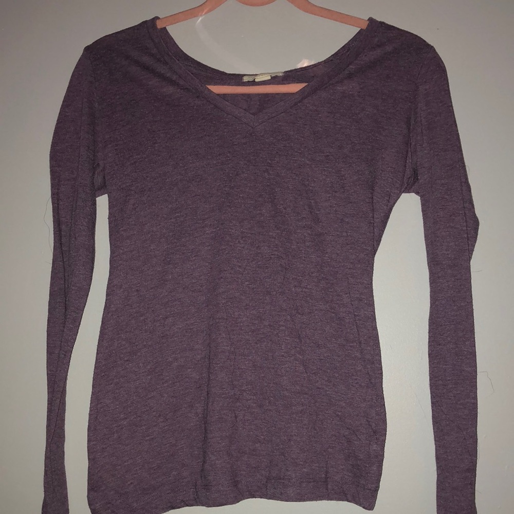FOREVER 21 Purple V-neck long sleeve T-shirt